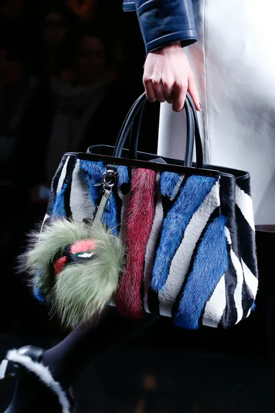 Look 76